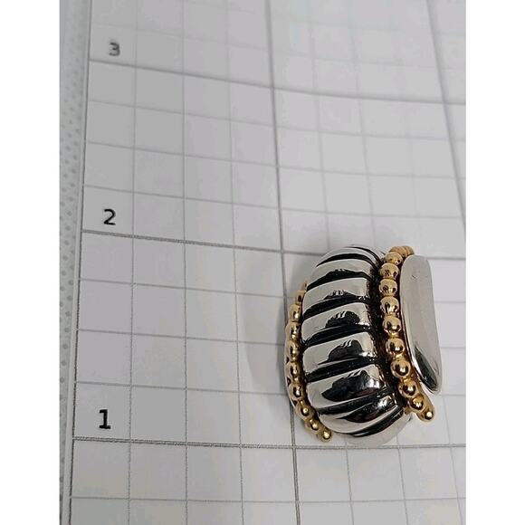 Vintage T*J High-End Renaissance Revival Design Clip-on Earrings Gold/Silvertone - Picture 13 of 15